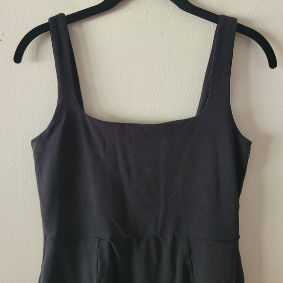 Beyond Yoga Charmed Mini Dress Medium Black Pockets Flattering Swing Casual - Picture 5 of 10